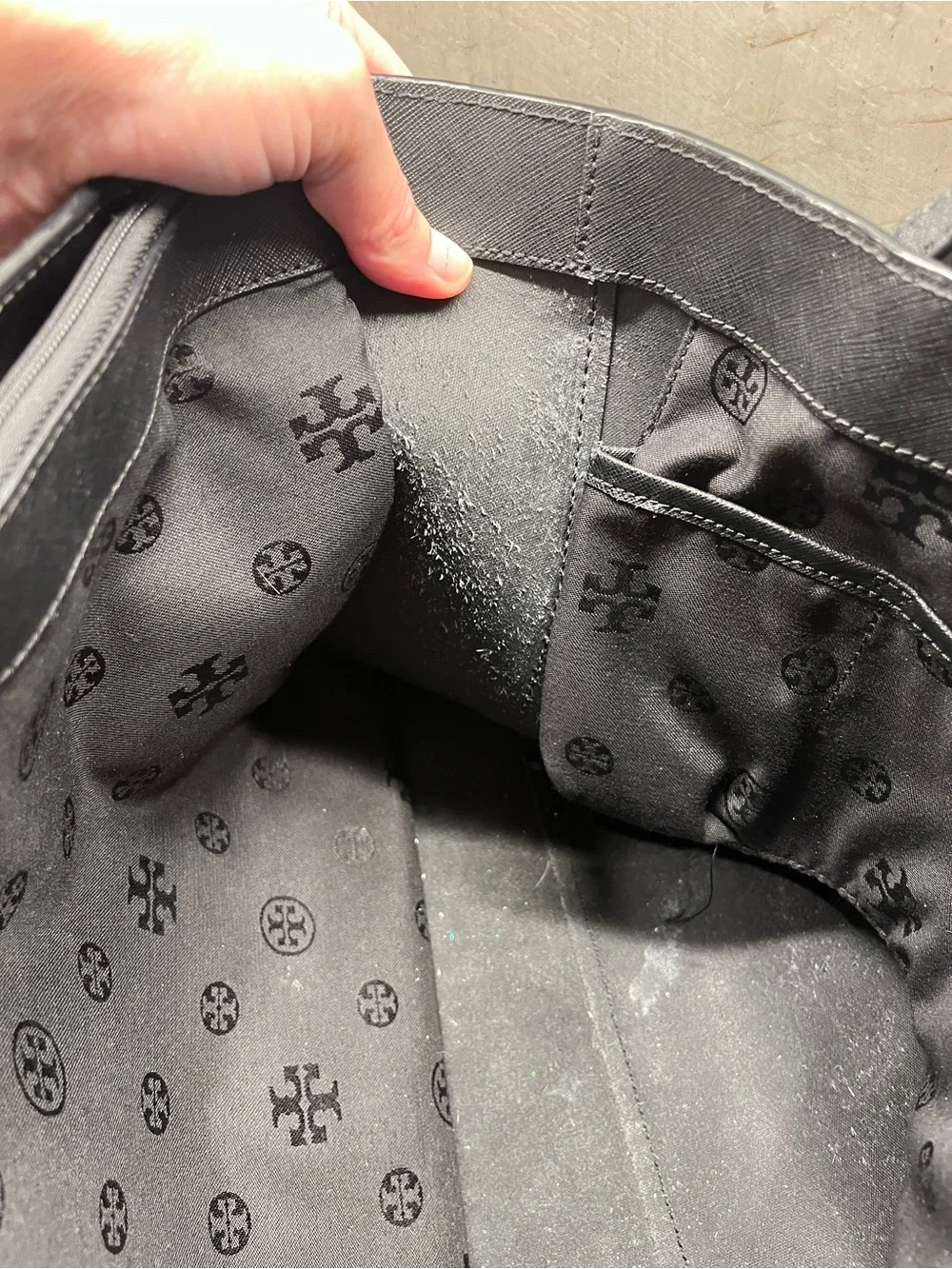Tory Burch Black Logo-Print Interior Shoulder Bag